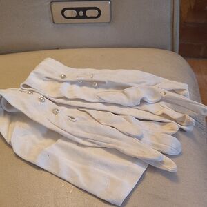 Tailor Vintage Off-White Gloves with Pearl Buttons